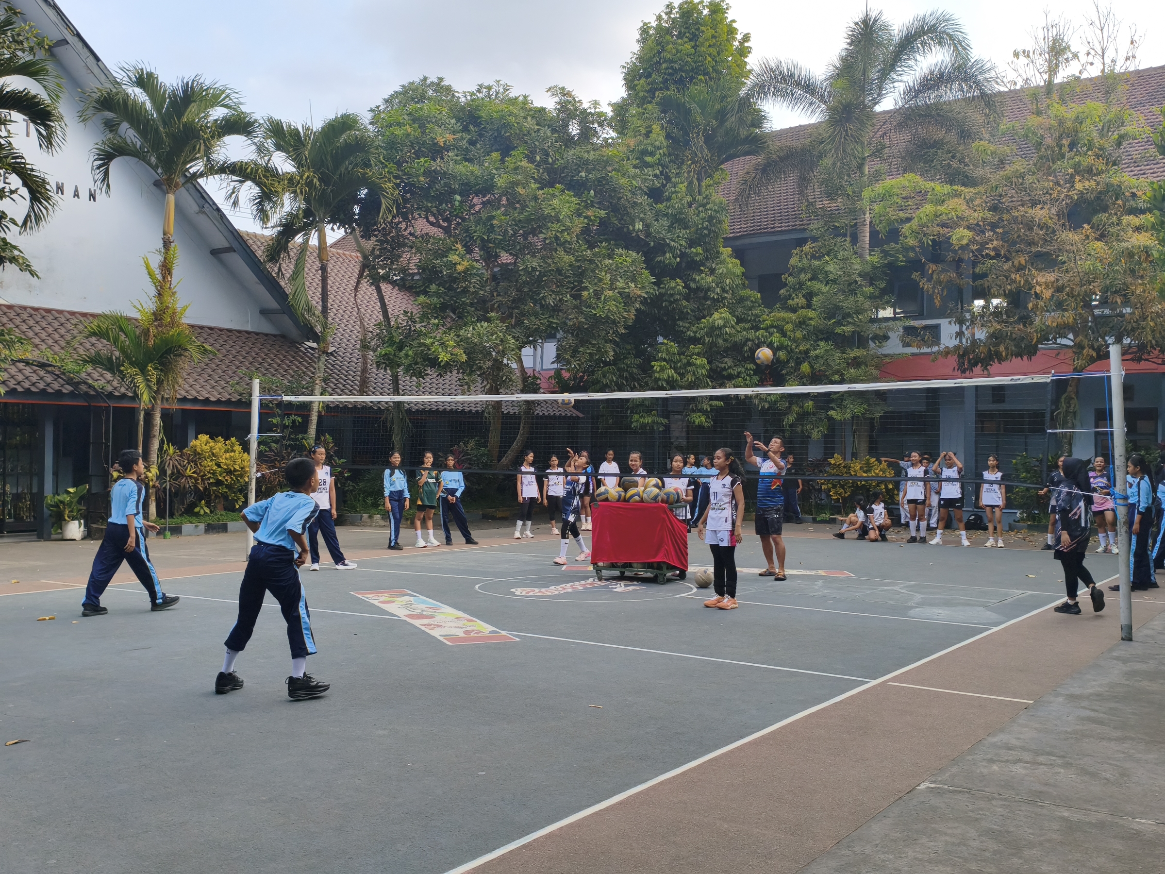Kegiatan Rutin Bola Voli