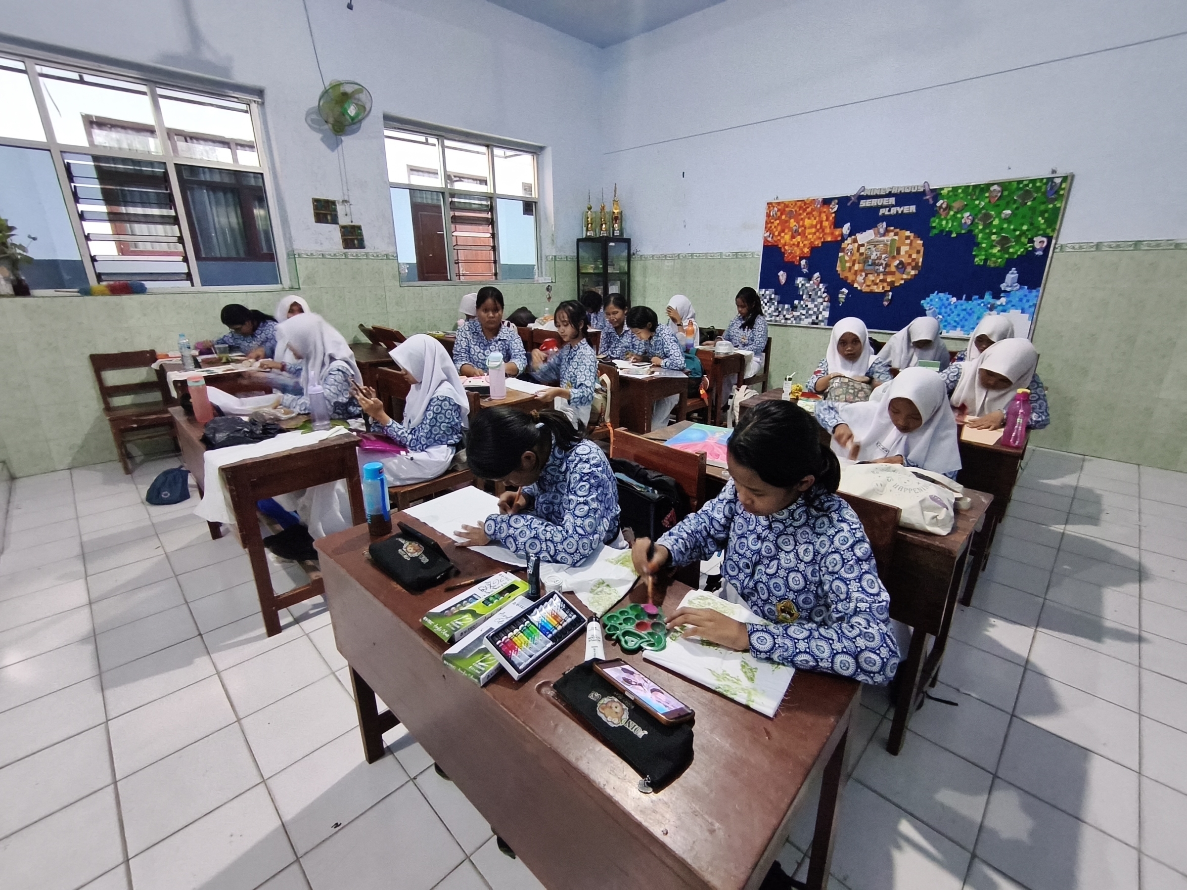 Kegiatan Rutin Extra Seni Lukis