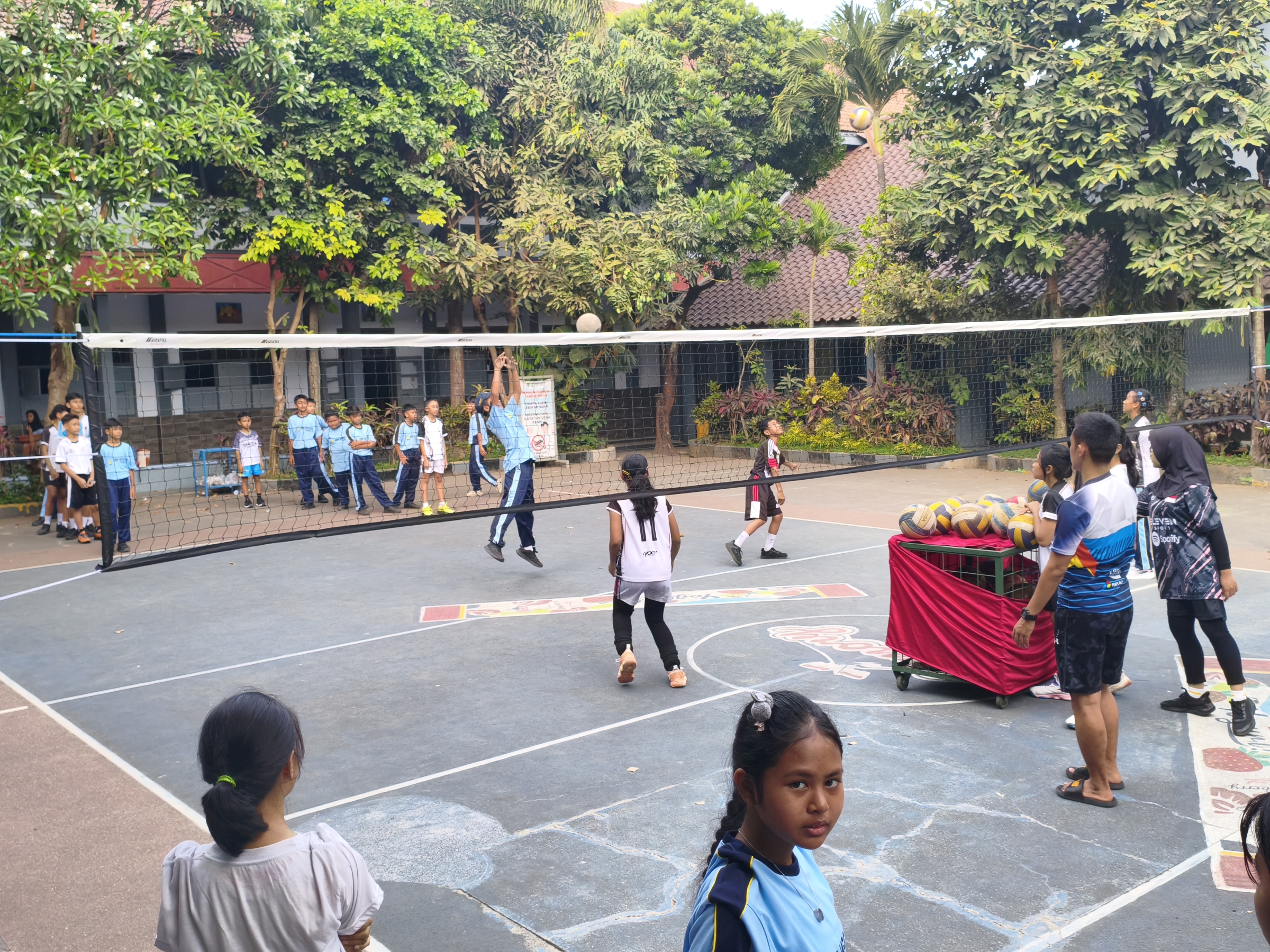 Kegiatan Rutin Bola Voli