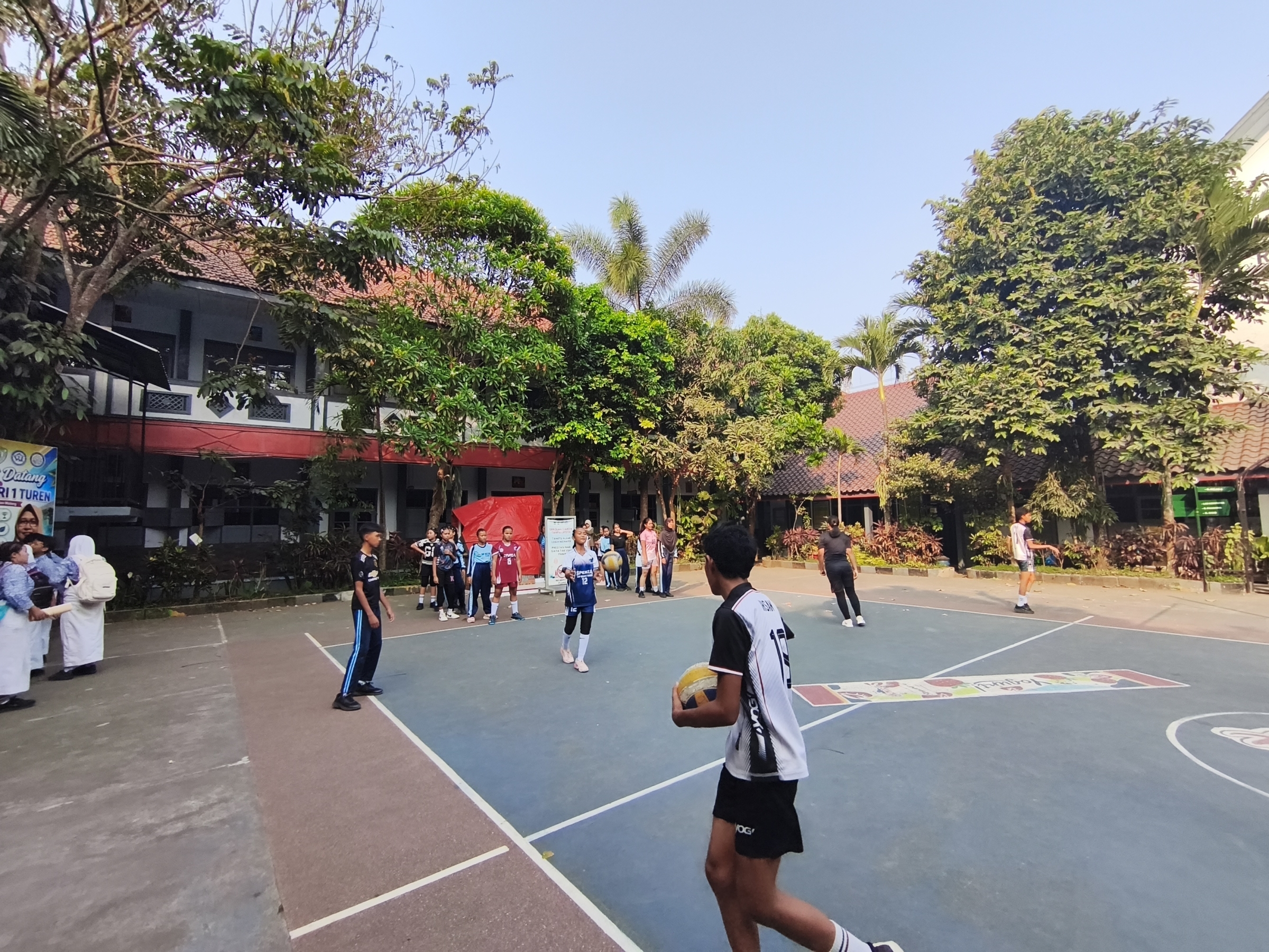 Kegiatan Rutin Bola Voli