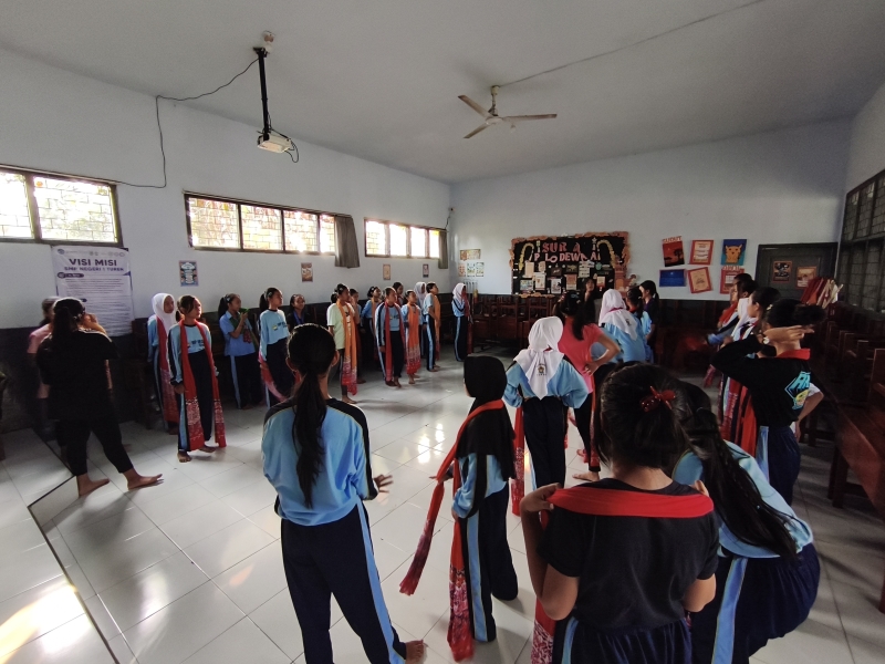 Kegiatan Rutin Extra Tari