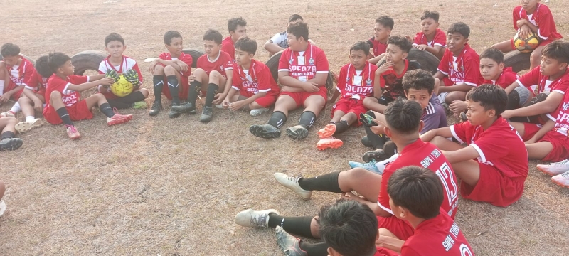 Kegiatan Rutin Sepak Bola