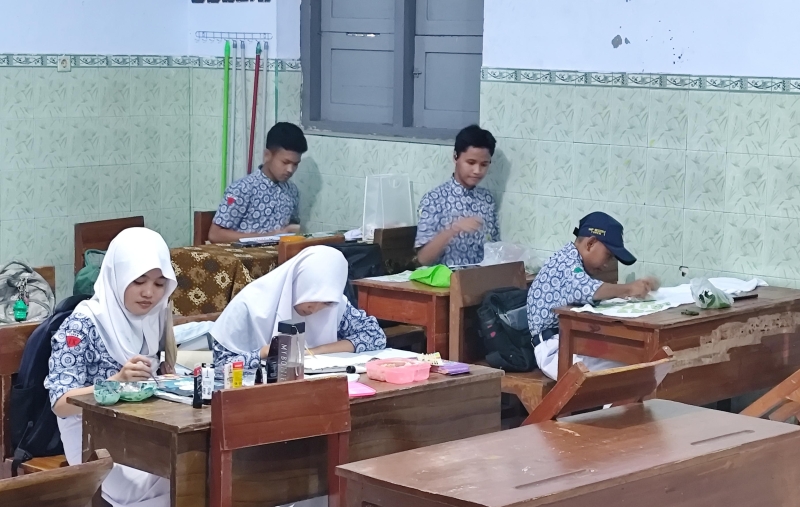 Kegiatan Rutin Extra Seni Lukis