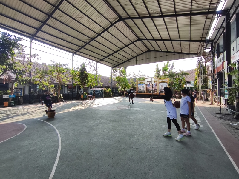 Kegiatan Rutin Bola Basket