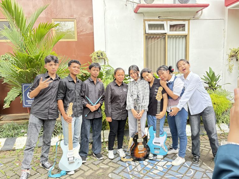 Lomba Kreasi Seni Siswa dan Guru Dinas Pendidikan Kabupaten Malang